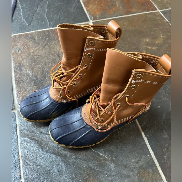 L.L Bean bean boots lightly worn - Picture 10 of 12